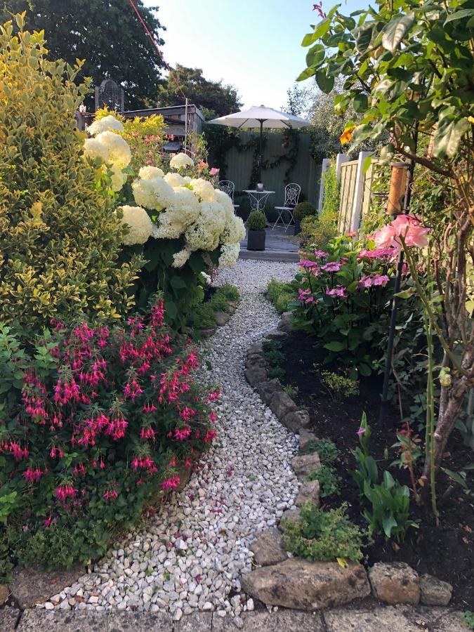Cottage In The Heart Of Montacute Екстериор снимка